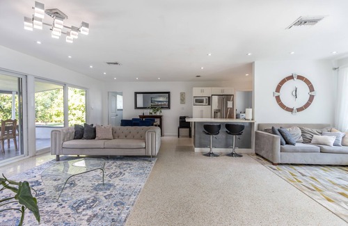 Seybold Casa | Tropical Private Oasis Mins from Beach & Downtown