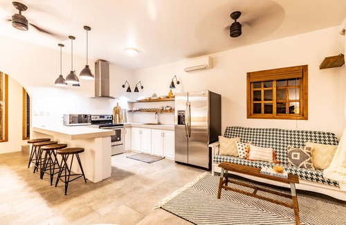 Playa Guiones Villa | Tropical Surfside Villa recientemente renovada en Playa Guiones, Nosara