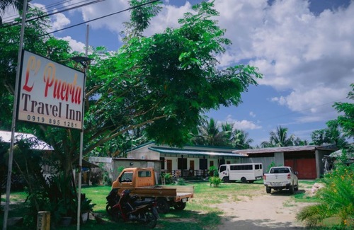 Hinoba-an Apartamento | Tropical Tranquility: Unwind in Style at Our Cozy Retreat