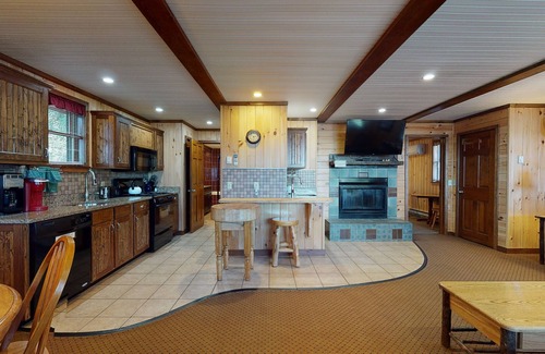 North Lake George Cabina | Trout House Village Resort