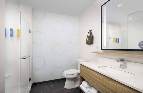 Burton Hotel | Tru by Hilton Beaufort, SC