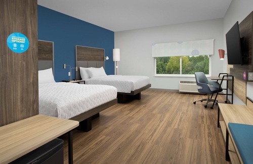 Charlotte Hotel | Tru by Hilton Charlotte Airport Lake Pointe
