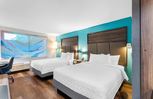 Northeast Pensacola Hotel | Tru By Hilton Pensacola I-10 North Davis Highway