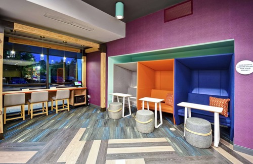 Sterling Heights Hotel | Tru by Hilton Sterling Heights Detroit