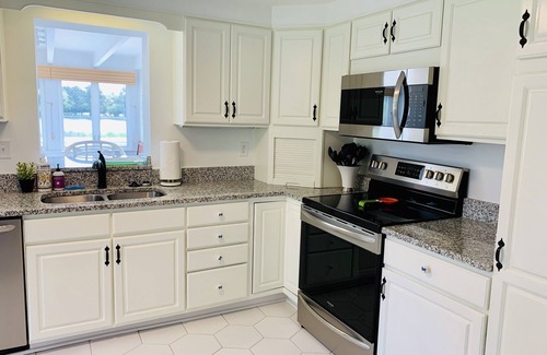 St. Michaels Casa | VERDADERO EN LA CIUDAD SAINT MICHAELS 5. 5 ACRE WATERFRONT w / Pool !!!