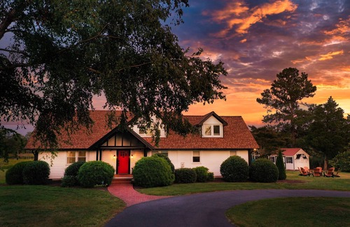 St. Michaels Casa | VERDADERO EN LA CIUDAD SAINT MICHAELS 5. 5 ACRE WATERFRONT w / Pool !!!