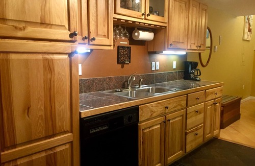 Telluride Condominio | Valor # 1 EN TELLURIDE! A pie de festivales, camas de calidad, barbacoa, jacuzzis, Pkg GRATIS