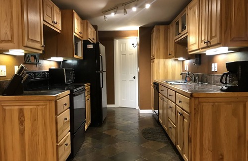 Telluride Condominio | Valor # 1 EN TELLURIDE! A pie de festivales, camas de calidad, barbacoa, jacuzzis, Pkg GRATIS