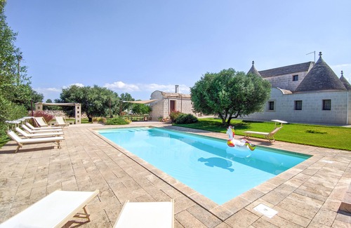 Martina Franca Villa | Trullo Don Mino, very close to ALBEROBELLO and Locorotondo, private pool