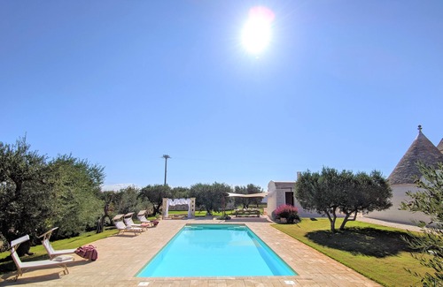 Martina Franca Villa | Trullo Don Mino, very close to ALBEROBELLO and Locorotondo, private pool