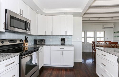 North Truro Casa | Truro Beachfront House For a Group!