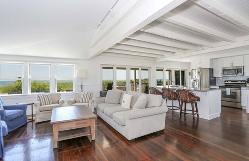 North Truro Casa | Truro Beachfront House For a Group!