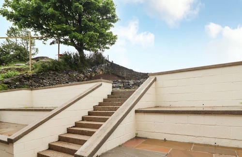 Rhiwbryfdir Cabaña | TRYFAN, character holiday cottage in Blaenau Ffestiniog