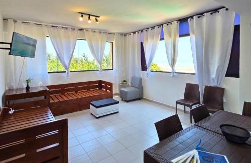 Tucacas Apartamento | Tucacas, Frente al Mar, Vista 180 Grados, Piscina y Playa Privada