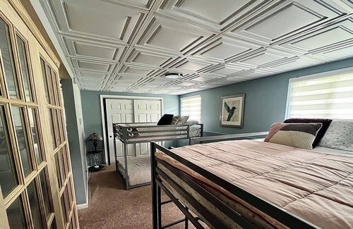 Brodheadsville Casa | Tucked Culdesac!