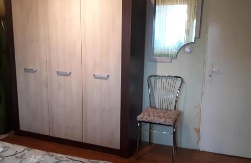 Sofia Casa | Tulips - Room for overnight travelers, close to the Airport, parking