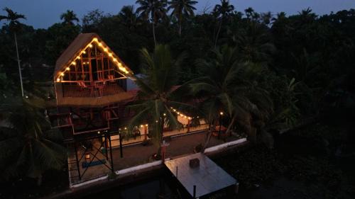 Nedumudy Casa | Tulsi Kayal Retreat