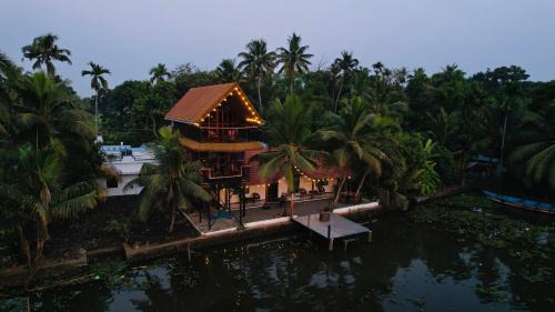 Nedumudy Casa | Tulsi Kayal Retreat