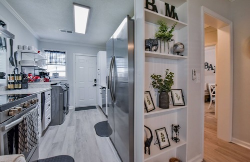 Tuscaloosa Condominio | Turner Round - Book for 30 or more days! Quiet Complex.