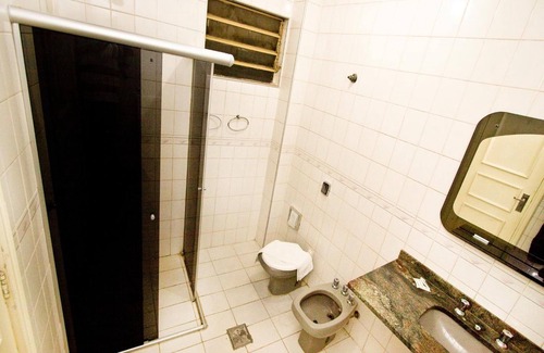 Center Hotel | Turrance White Hotel