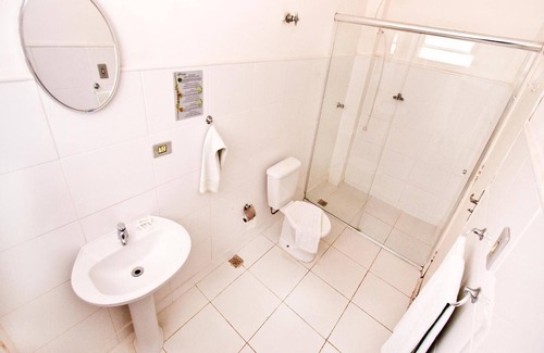 Center Hotel | Turrance White Hotel