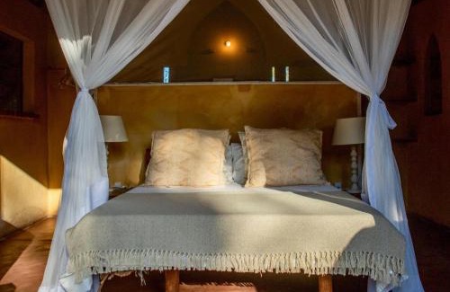 Tofo Cabina | Turtle Cove Self-Catering Lodge & Yoga Shala