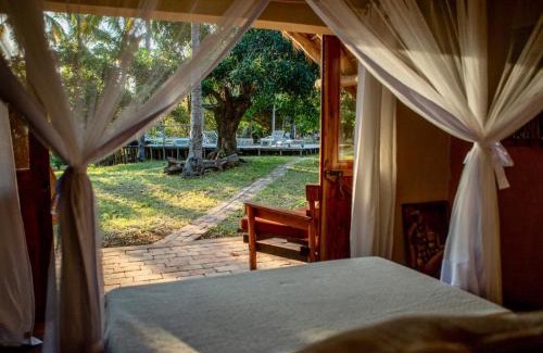 Tofo Cabina | Turtle Cove Self-Catering Lodge & Yoga Shala