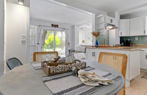 Vilano Beach Apartamento | Turtle Hideaway- Walk to Beach & Pier