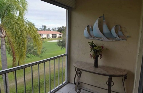 Central Naples Condominio | Turtle Lakes