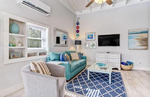 Fernandina Beach Apartamento | Turtle Loft - Charming Oceanfront Loft - Multiple Decks - Private Beach Access