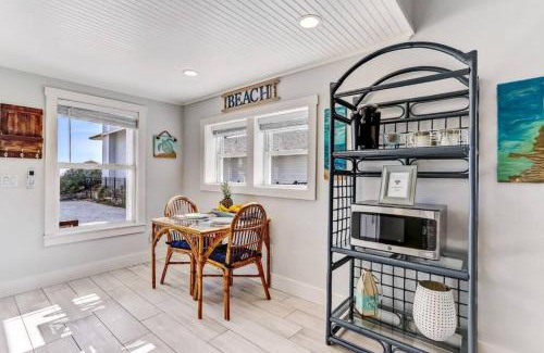 Fernandina Beach Apartamento | Turtle Loft - Charming Oceanfront Loft - Multiple Decks - Private Beach Access