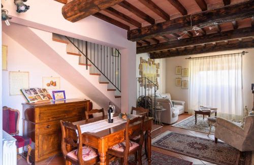 Ponte di Gabbiano Apartamento | Tuscany Balcony: Crete Senesi