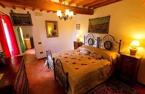 Caprese Michelangelo Complejo | Hermosa Villa con piscina climatizada de agua salada en el corazón de la Toscana
