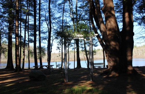 South Hampton Otro | Tuxbury Pond Camping Resort Cottage