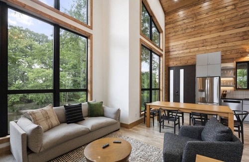 Broken Bow Cabina | Twin Cypress Luxury Cabin on the River in Broken Bow