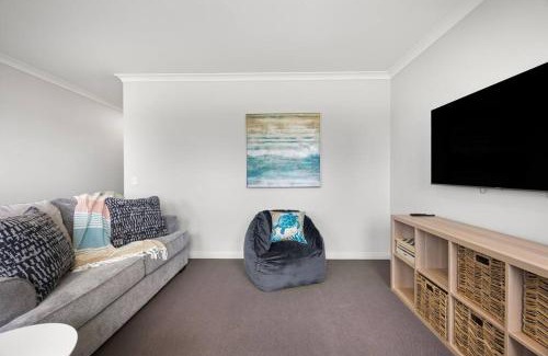 Aldinga Beach Casa | Twin Paradise - 8BR Paradise Point & Palms