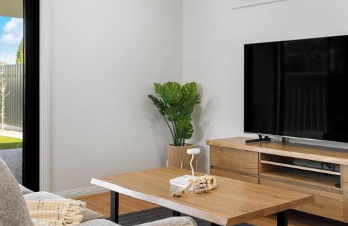 Aldinga Beach Casa | Twin Paradise - 8BR Paradise Point & Palms