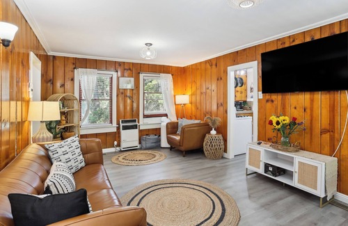 Twin Peaks Cabina | Twin Peaks Vacation Rental with Hot Tub!
