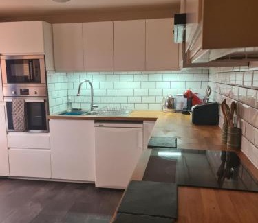 Pill Casa | Twin room at Fir Tree Lodge with garden view