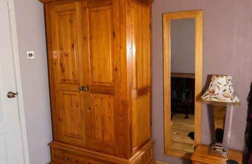 Pill Casa | Twin room at Fir Tree Lodge with garden view