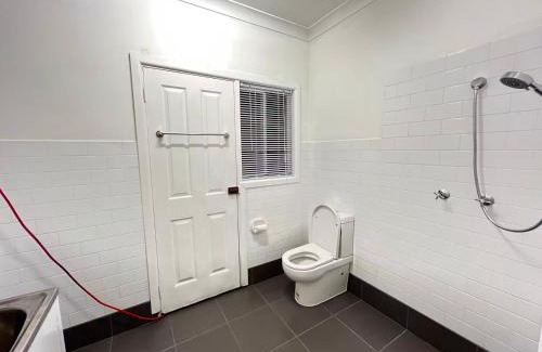 Pendle Hill Casa | Twin Room close to Train Station - PH2