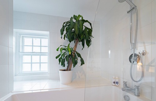 Hurstbourne Tarrant Casa | Cama de Matrimonio o Dos Camas-De Lujo-Baño en la habitacion