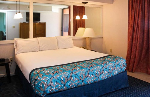 Indian Harbour Beach Complejo | Two Bedroom, Ocean Front, Luxury Condo, Indian Harbour Beach, FL 3936256