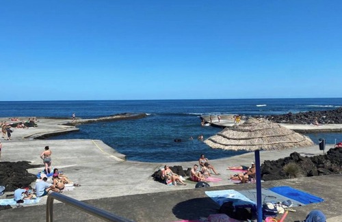 Praia da Vitoria Apartamento | Two Bedroom Apartment R C Porto Martins Pools