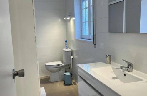 Praia da Vitoria Apartamento | Two Bedroom Apartment R C Porto Martins Pools