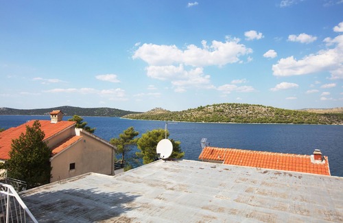 Grebastica Apartamento | Apartamento para dos personas en la playa Sparadici, Sibenik (A-21600-a)