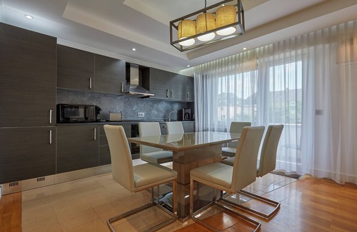 Bonnevoie Apartamento | Two-Bedroom Apartment with Spa Bath