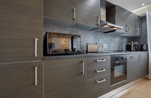 Bonnevoie Apartamento | Two-Bedroom Apartment with Spa Bath