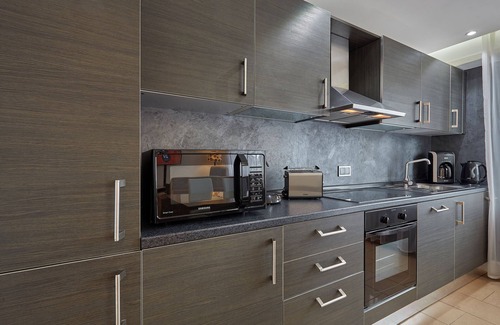 Bonnevoie Apartamento | Two-Bedroom Apartment with Spa Bath