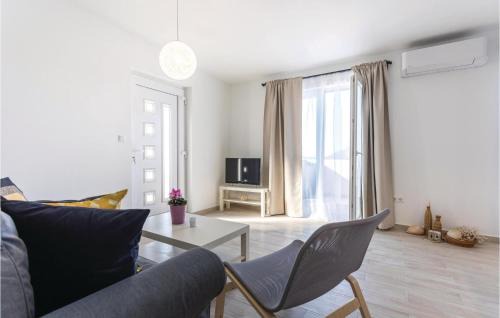 Blace Apartamento | Two-Bedroom Apartment In Blace